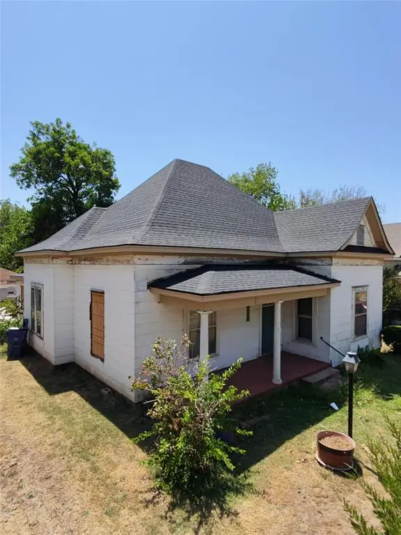 1615 W Minnesota Avenue, Chickasha, OK 73018 - #2