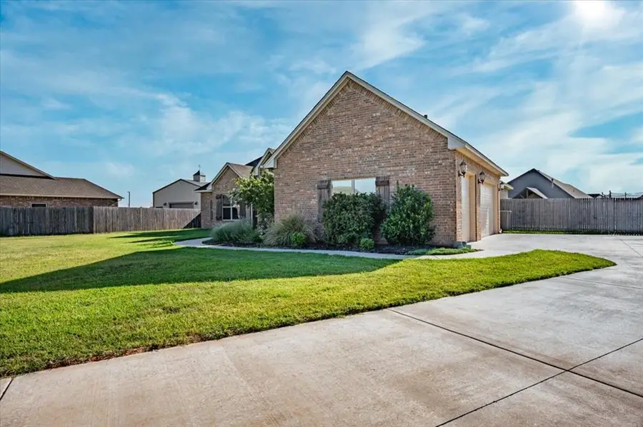 2712 Palazzo Circle, Yukon, OK 73099 - #3