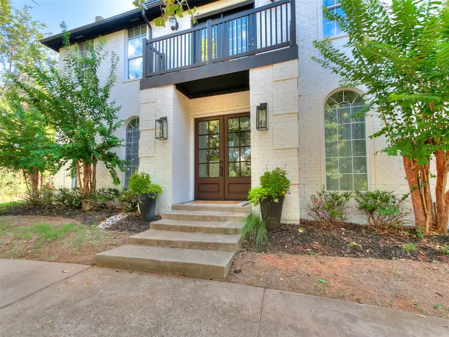 16 Greenmore Drive, Edmond, OK 73034 - #2
