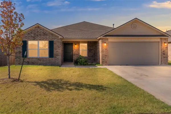 526 SE 3rd Terrace, Newcastle, OK 73065