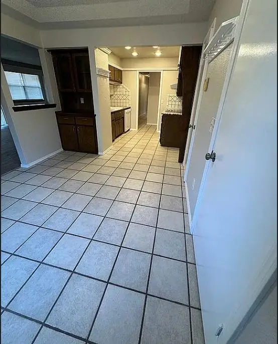 8724 Tracy Drive, Oklahoma City, OK 73132 - #2