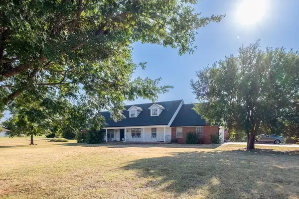 12601 Natasha Way, Yukon, OK 73099