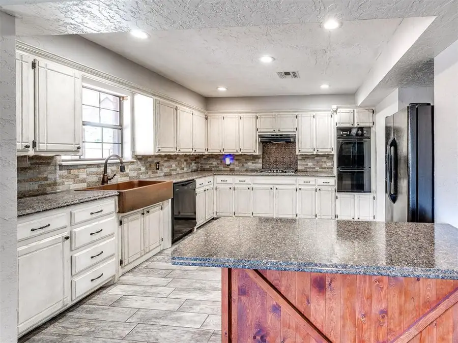 245 E Riddle Road, Chickasha, OK 73018 - #3