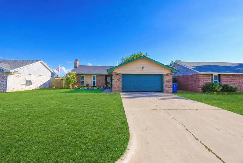 2303 Farris Place, Chickasha, OK 73018 - #1