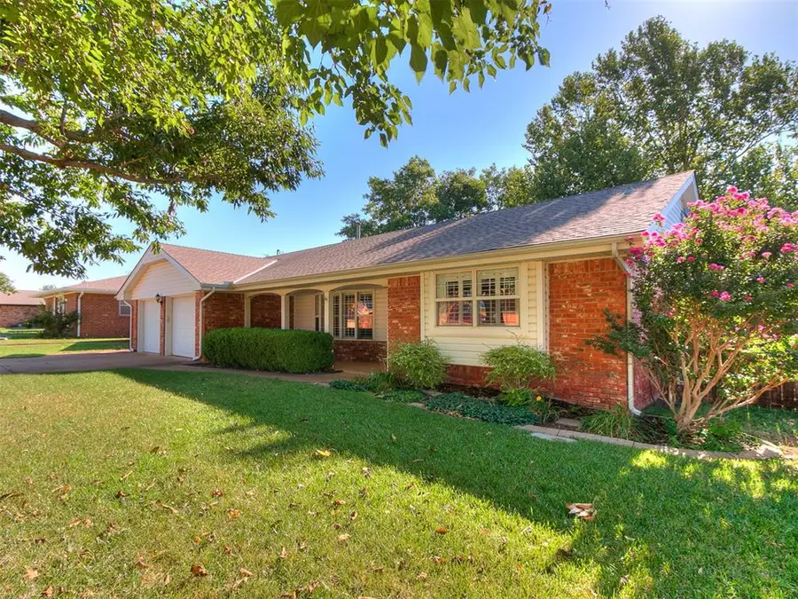 1413 S Oak Street, Kingfisher, OK 73750 - #3