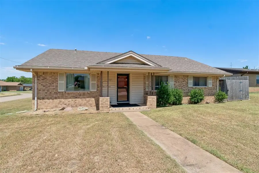 124 Ruskin Place, Chickasha, OK 73018 - #2