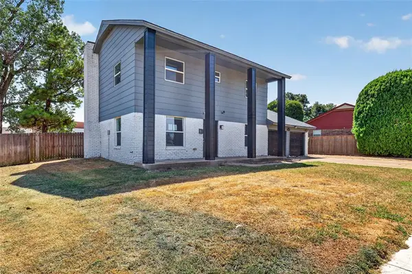 904 NE 4th Street, Moore, OK 73160