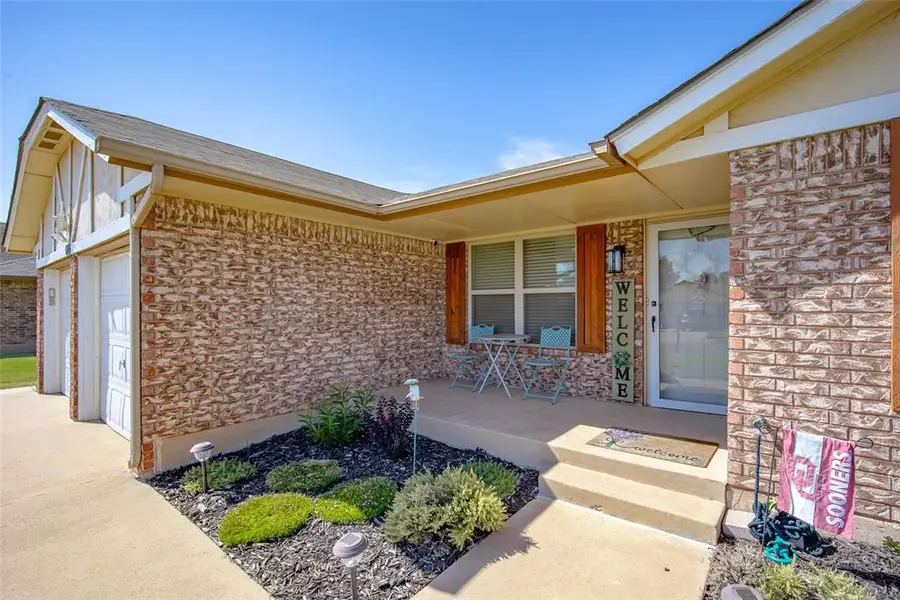 605 SW 7th Street, Moore, OK 73160 - #3