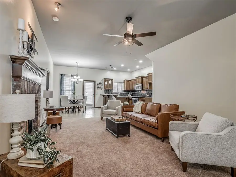 4017 Acoma Drive, Moore, OK 73160 - #3