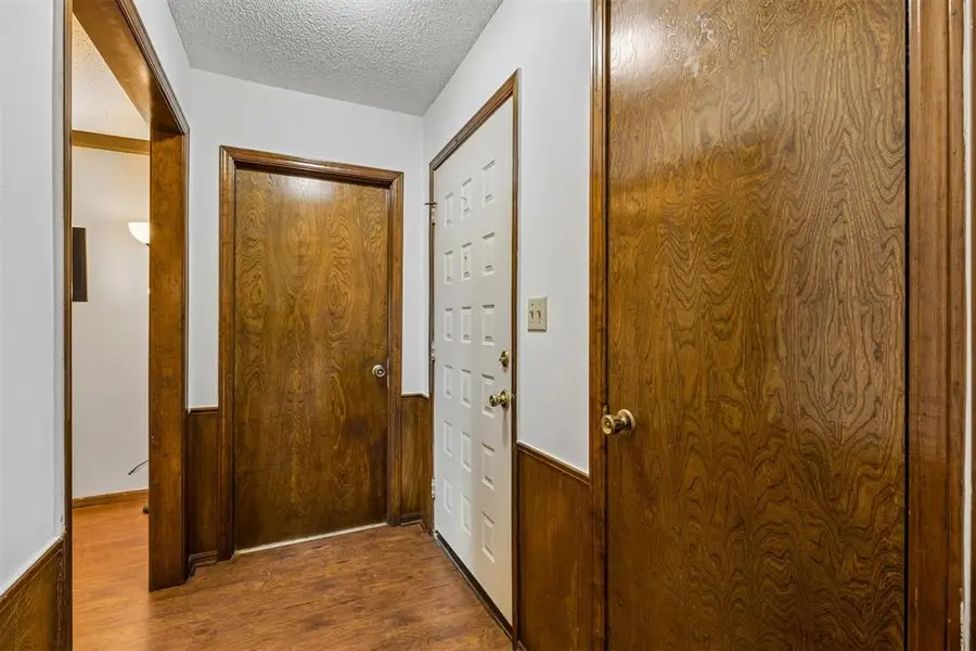 529 S Silver Drive, Mustang, OK 73064 - #3