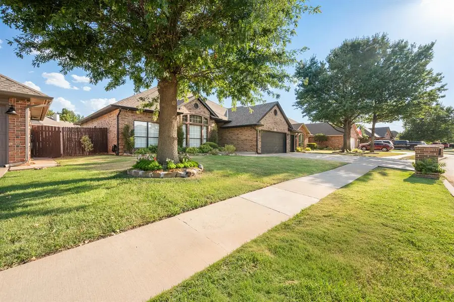8204 NW 69th Street, Oklahoma City, OK 73132 - #2