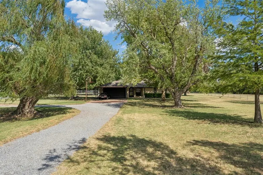 931 County Street 2910, Tuttle, OK 73089 - #2