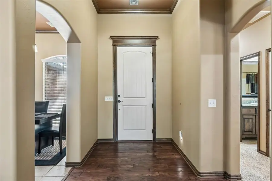 523 Woods Way, Moore, OK 73160 - #2