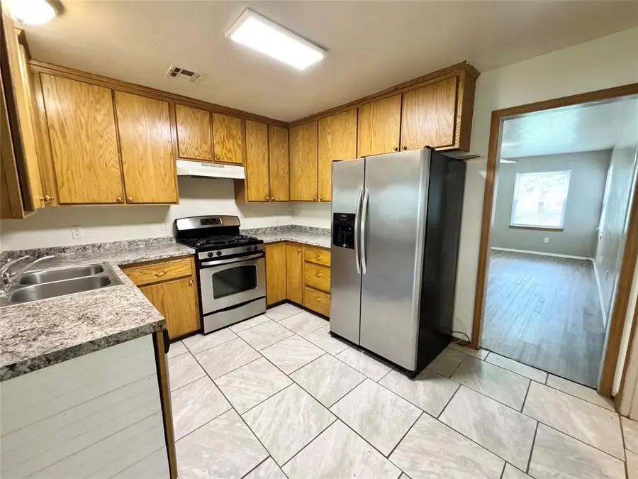 2411 N Clarke Street, Choctaw, OK 73020 - #3