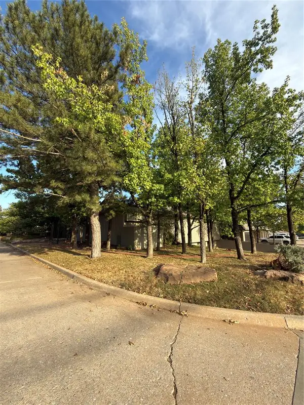 6219 Riviera Drive, Oklahoma City, OK 73112