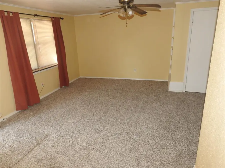 2913 NW 70th Street, Oklahoma City, OK 73116 - #3
