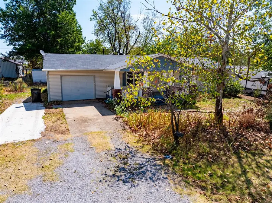 1004 Birch Street, Wellston, OK 74881 - #2