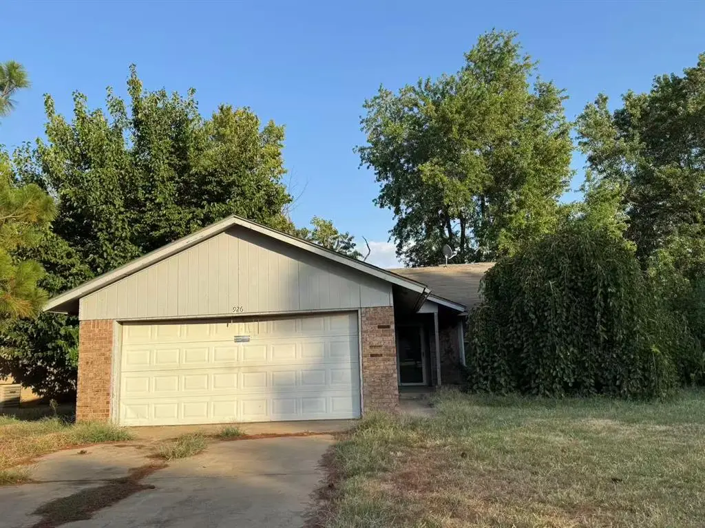 926 W Churchill Way, Mustang, OK 73064 - #1