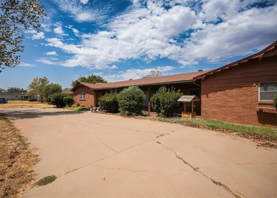 1909 Willard Drive, Altus, OK 73521 - #3