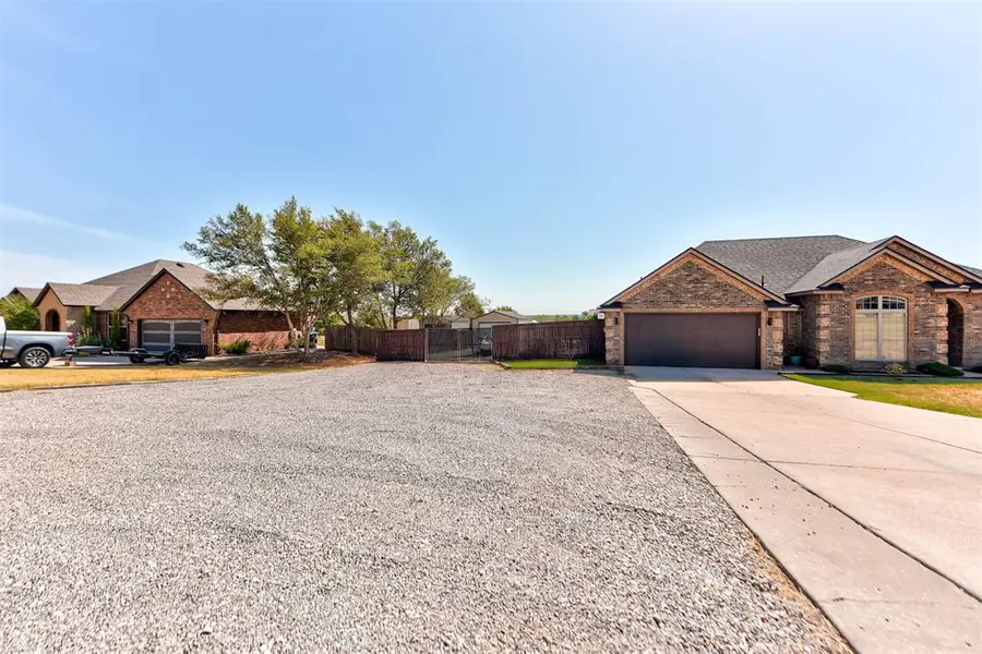905 County Street 2932, Tuttle, OK 73089 - #2