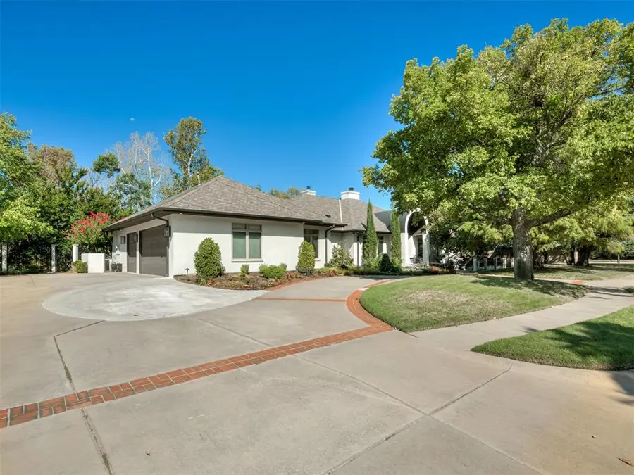 2808 Castlewood Drive, Norman, OK 73072 - #2