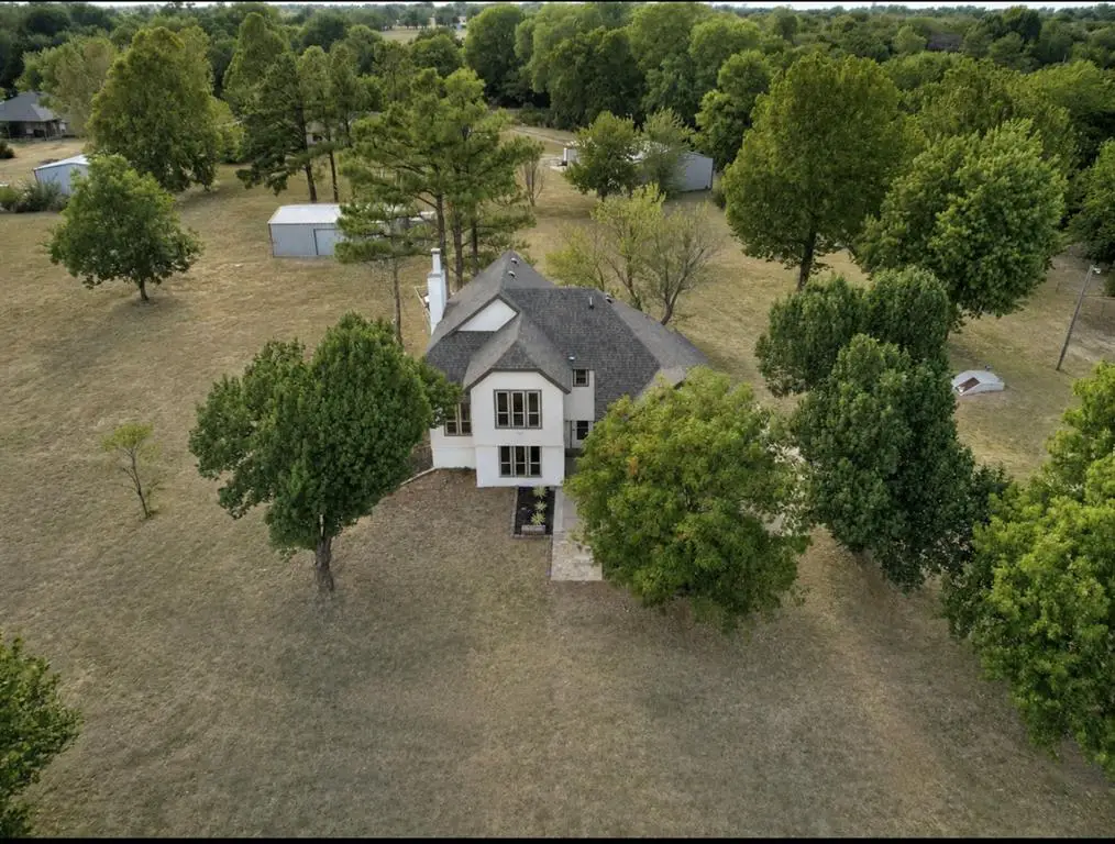 407 E Cedar Street, Tuttle, OK 73089 - #1