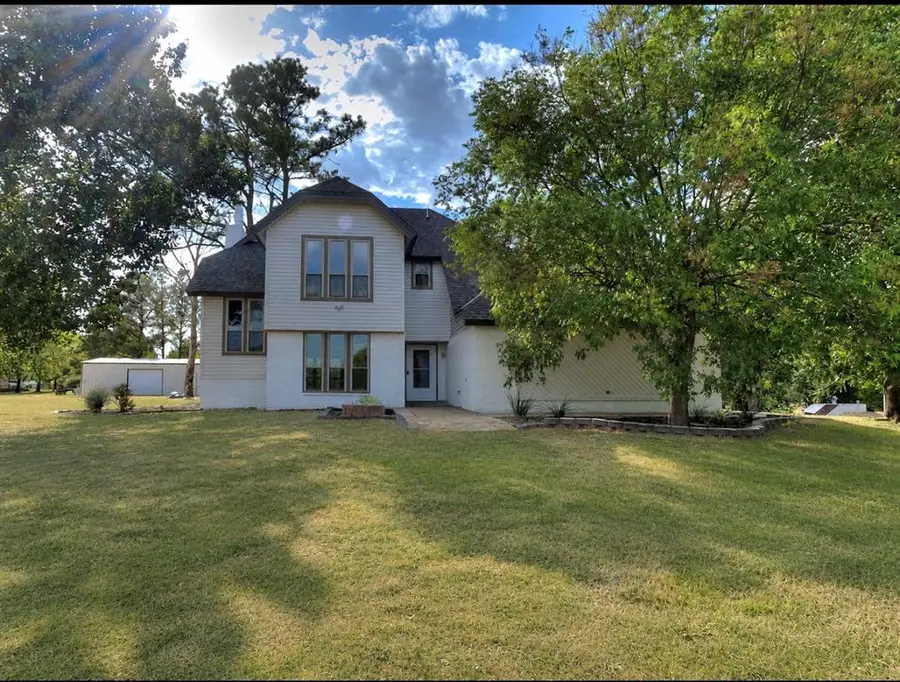 407 E Cedar Street, Tuttle, OK 73089 - #2