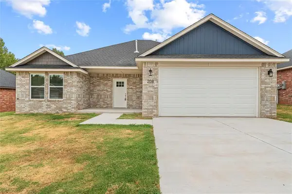 208 E Abbot Lane, Mustang, OK 73064