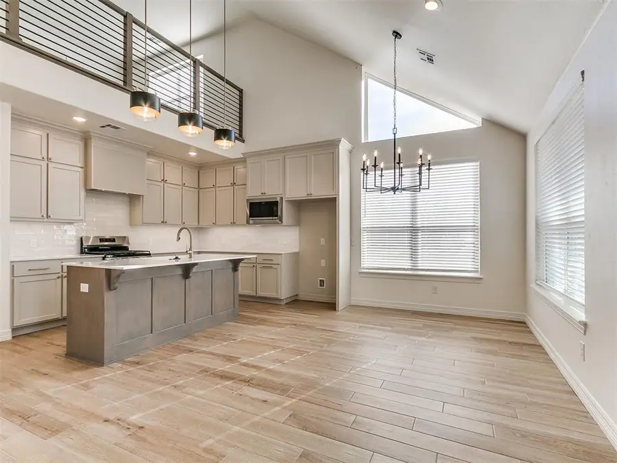 9404 NW 75th Street, Yukon, OK 73099 - #2