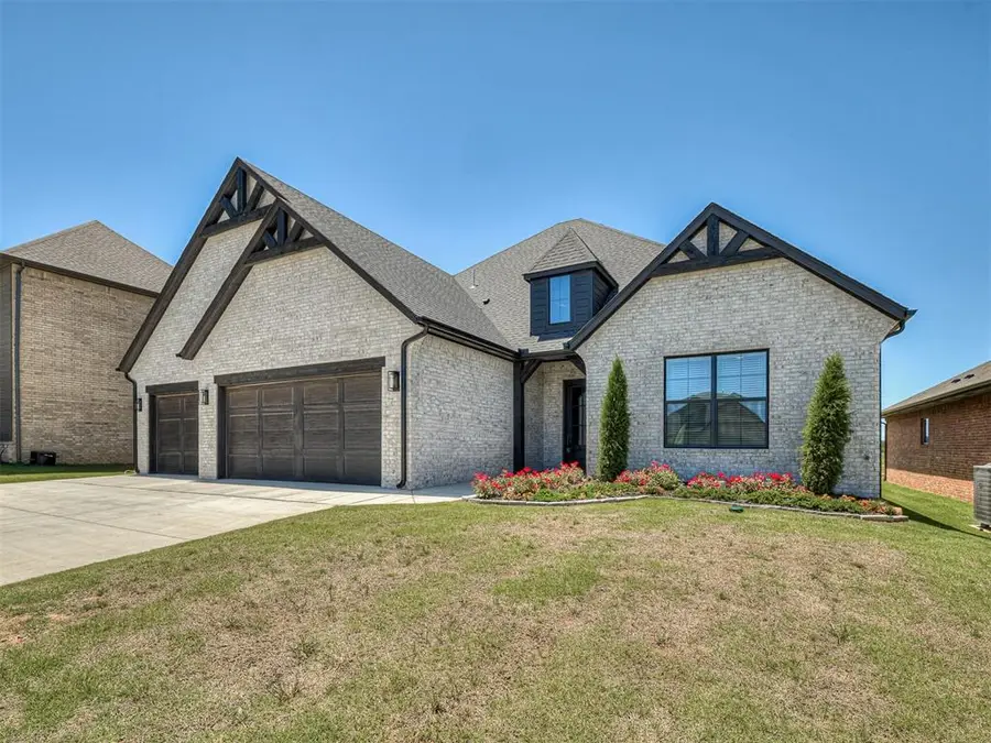 2217 Los Angeles Avenue, Edmond, OK 73034 - #2