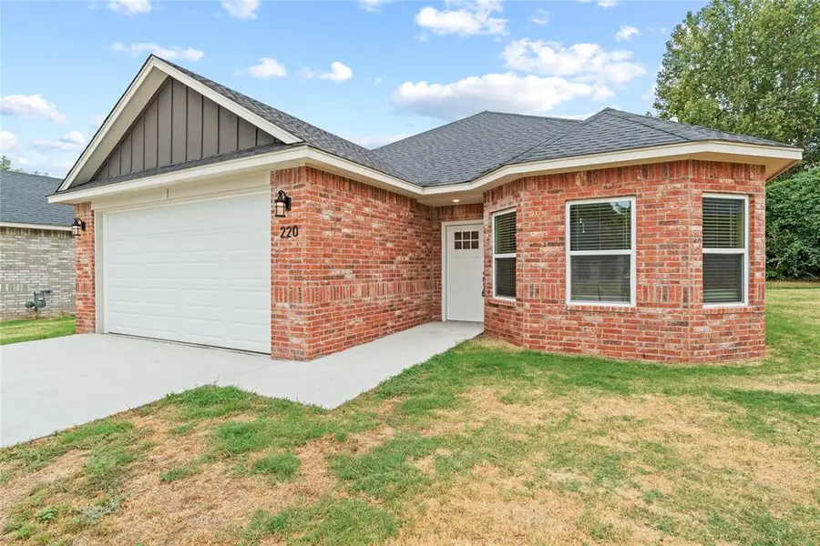 220 E Abbot Lane, Mustang, OK 73064 - #2