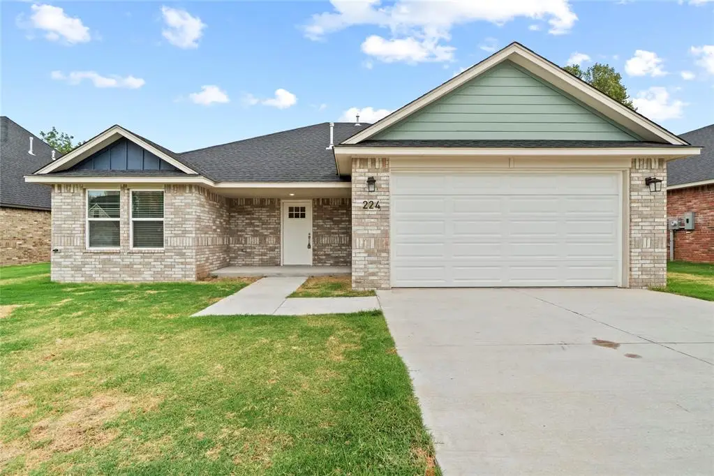 224 E Abbot Lane, Mustang, OK 73064 - #1