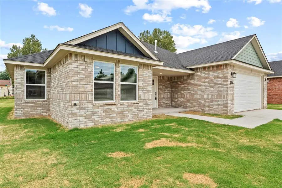 224 E Abbot Lane, Mustang, OK 73064 - #2