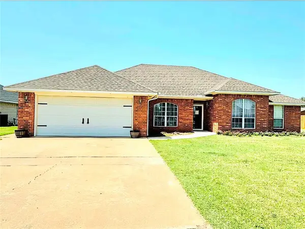 2913 Hunter Pointe, Altus, OK 73521