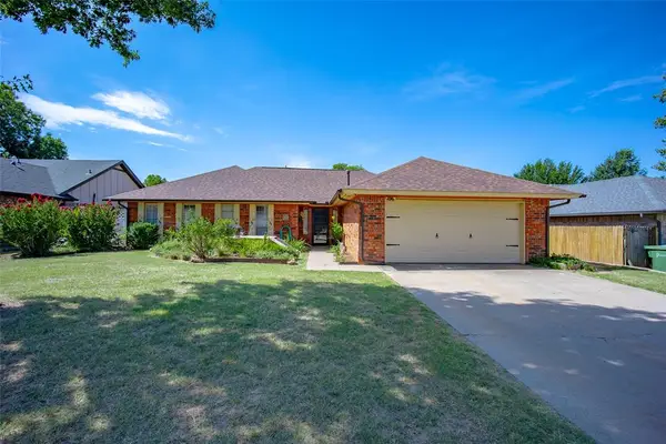 108 W Parkland Drive, Yukon, OK 73099