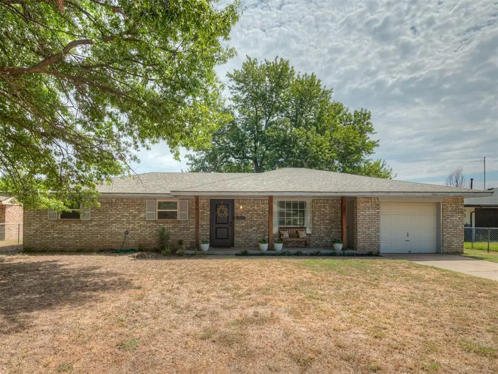 410 N Magnolia Street, Crescent, OK 73028 - #1