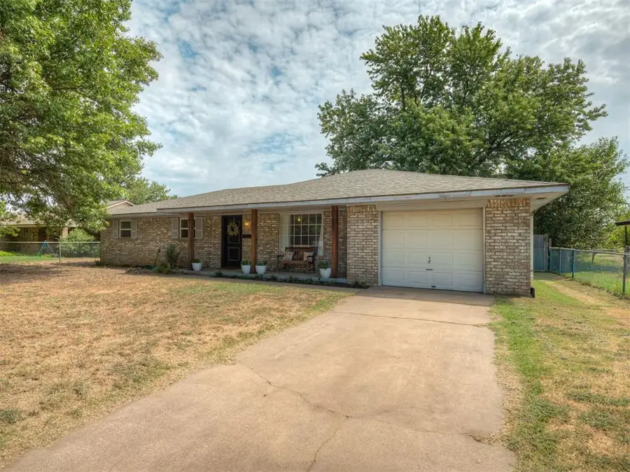 410 N Magnolia Street, Crescent, OK 73028 - #2