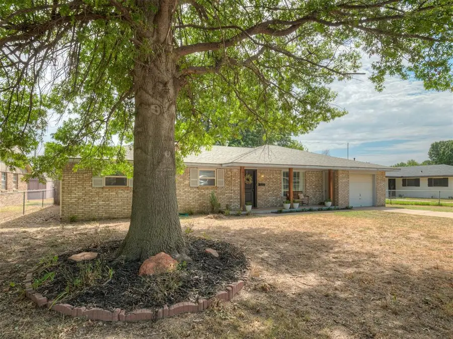 410 N Magnolia Street, Crescent, OK 73028 - #3