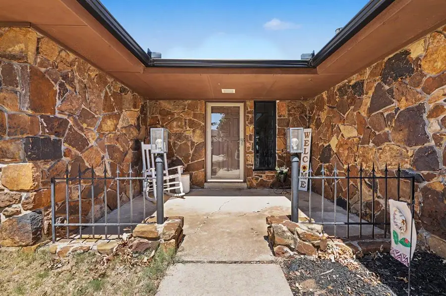 8305 NW 115th Street, Oklahoma City Southwest, OK 73008 - #3