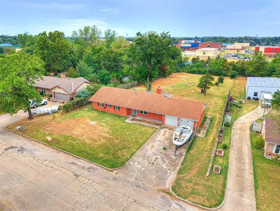 907 Oak Park Drive, Choctaw, OK 73020 - #2