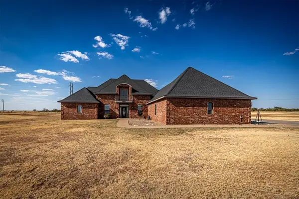 203 Soleil Drive, Walters, OK 73527