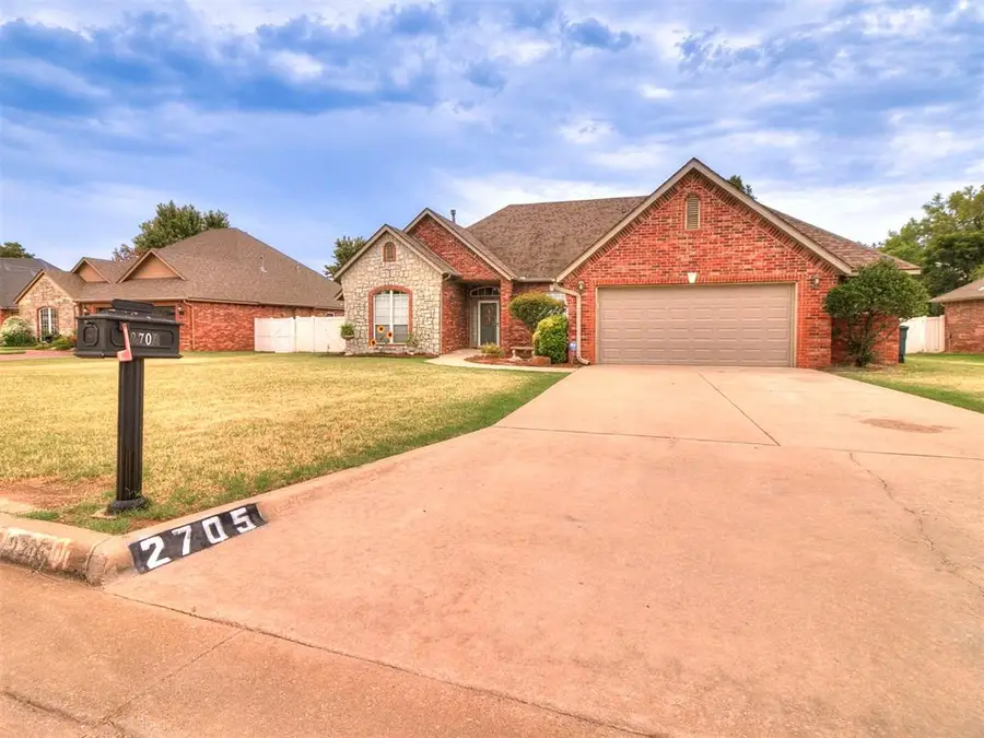 2705 Woodbridge Drive, Shawnee, OK 74804 - #2