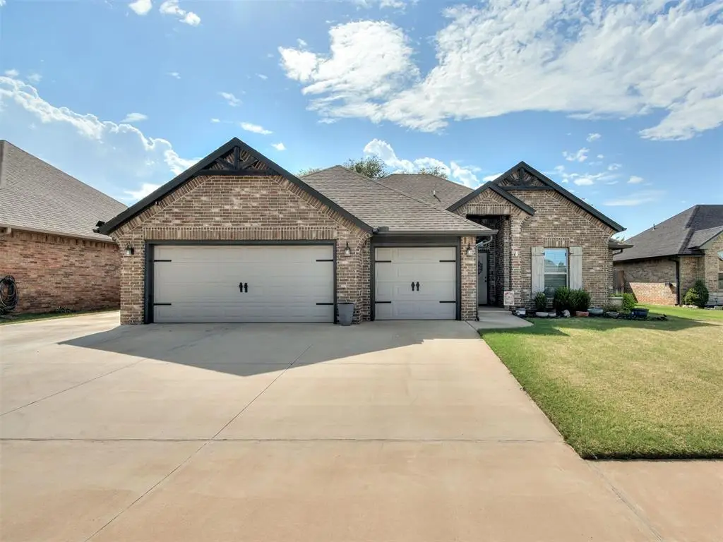 2201 Sycamore Creek Avenue, Yukon, OK 73099 - #1