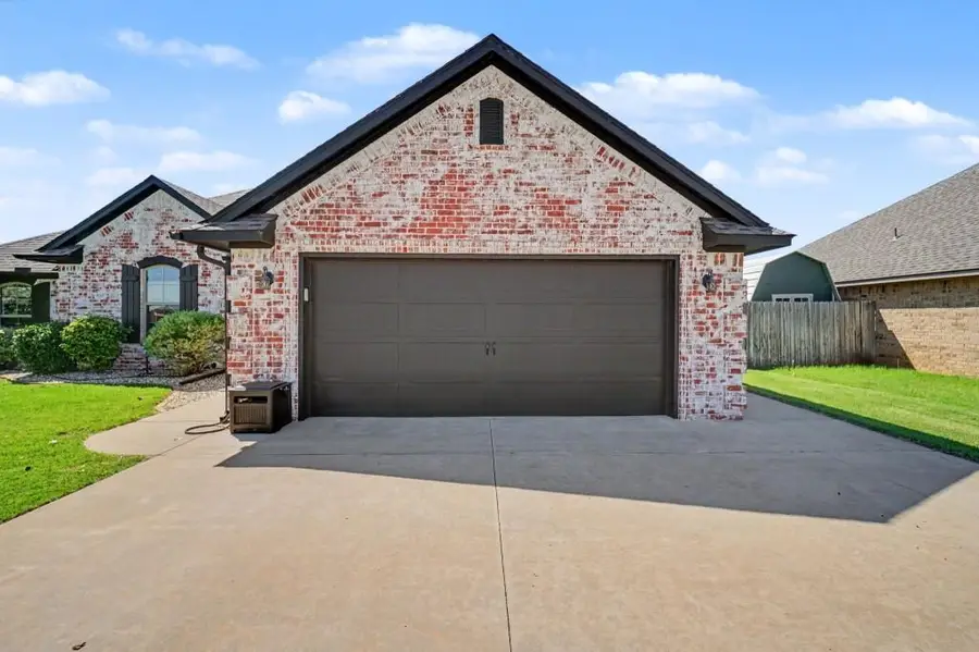 1212 Northridge Boulevard, Altus, OK 73521 - #2