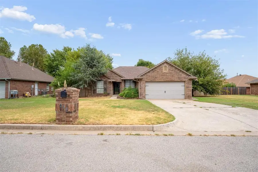 298 Harvest Hills Road, Harrah, OK 73045 - #2