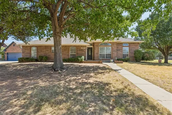1800 Coopers Hawk Court, Edmond, OK 73003