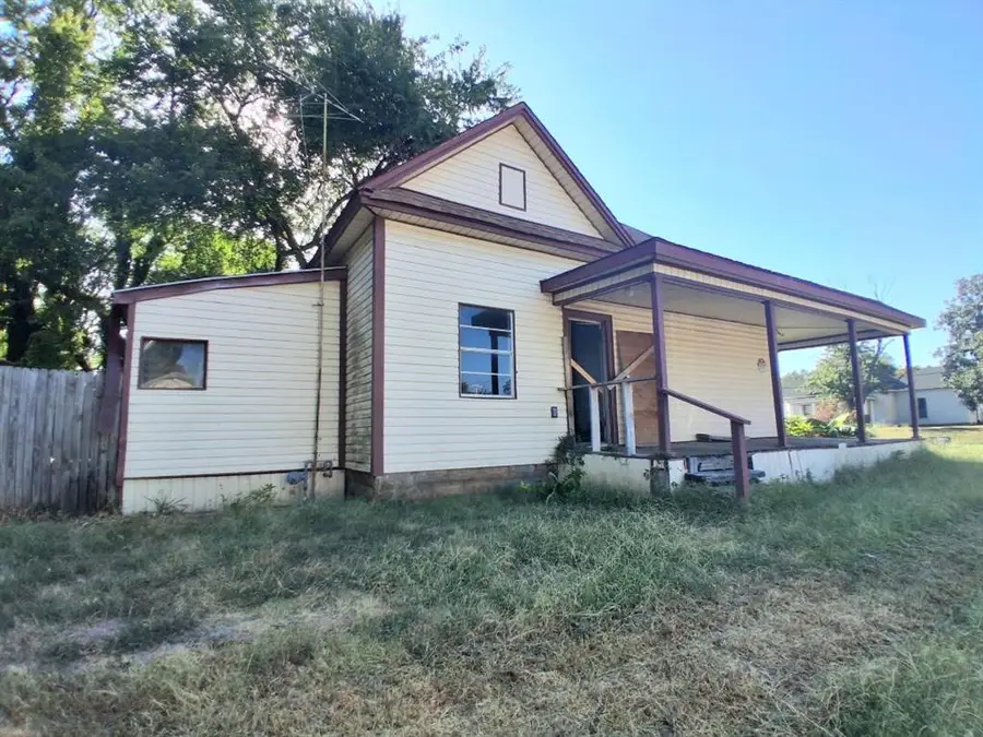 1316 E Main Street, Shawnee, OK 74801 - #3