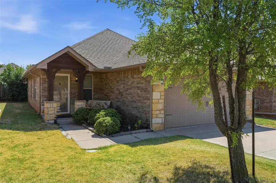 2404 Golden Lane, Edmond, OK 73012 - #2