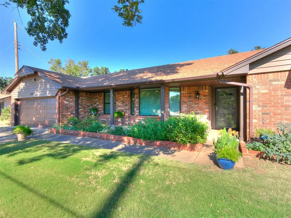2420 N Eagle Lane, Oklahoma City, OK 73127 - #1
