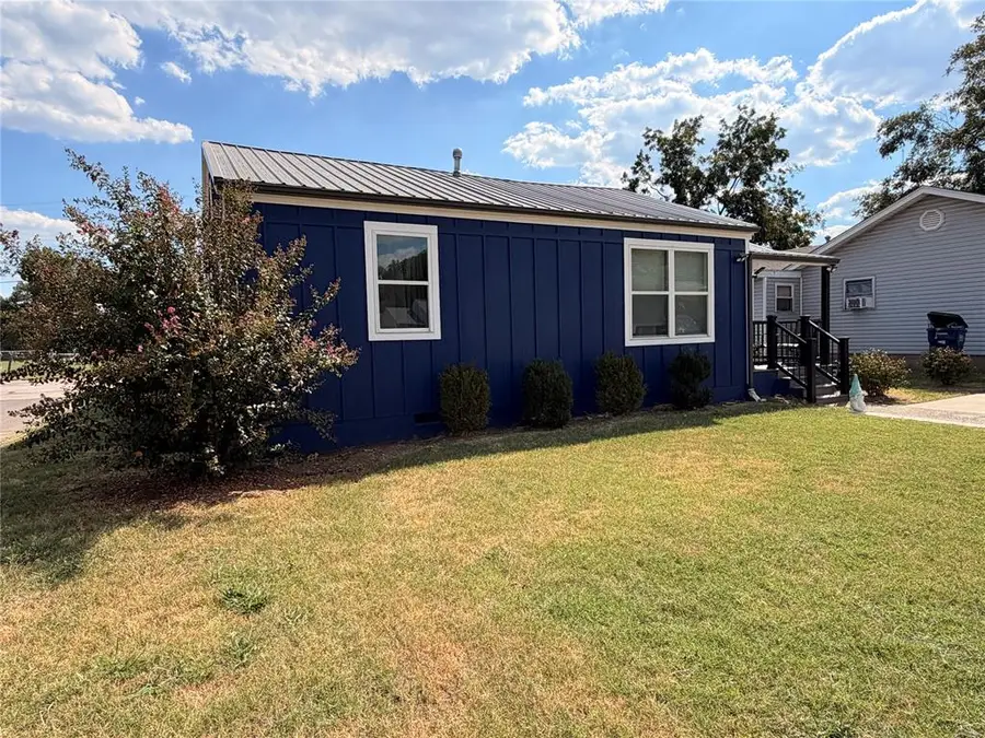 801 W College Avenue, Seminole, OK 74868 - #3